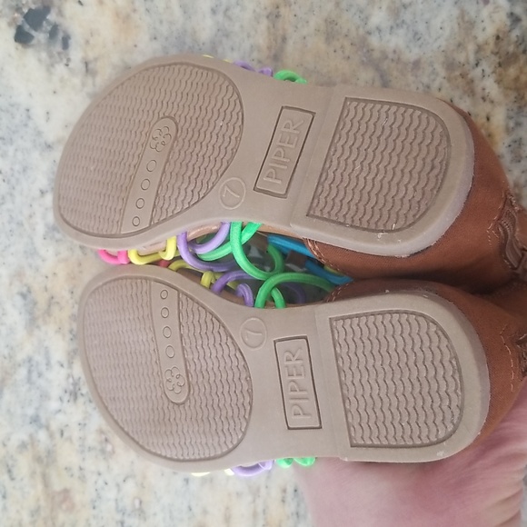 NWOT Piper Rainbow Sandals - Picture 7 of 7